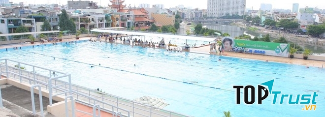 Toàn cảnh hồ bơi Rạch Miễu