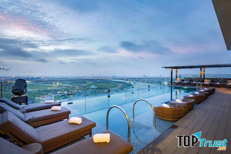 The Myst có kiến trúc hiện đại lại có nét nhấn nhá chút cổ điển tạo ra cảm giác ấm cúng, thân thiện cho nơi đây.