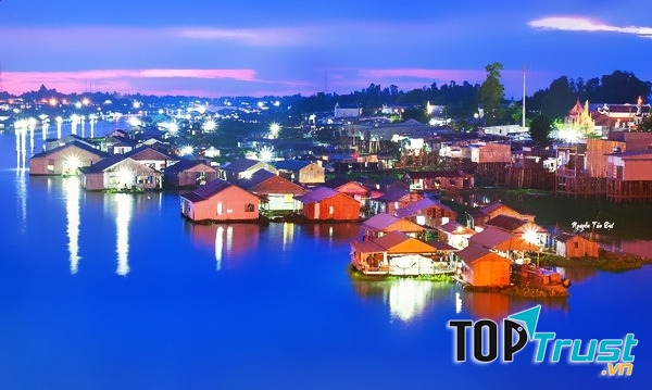 Làng nổi Châu đốc lấp lánh về đêm