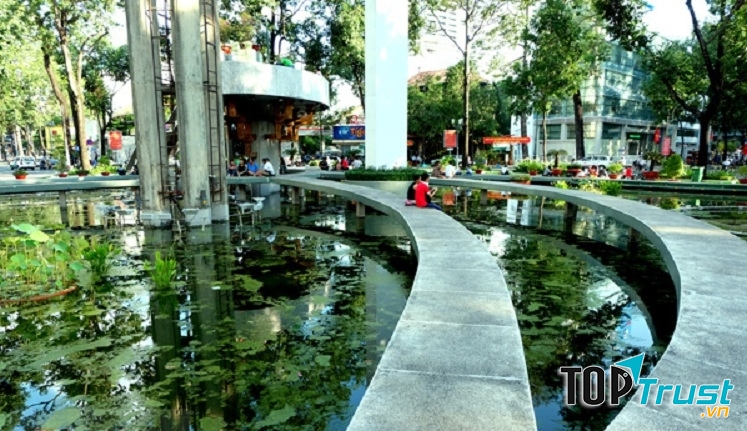 Hồ Con Rùa là một trong những địa điểm hot nhất tại Sài Gòn.