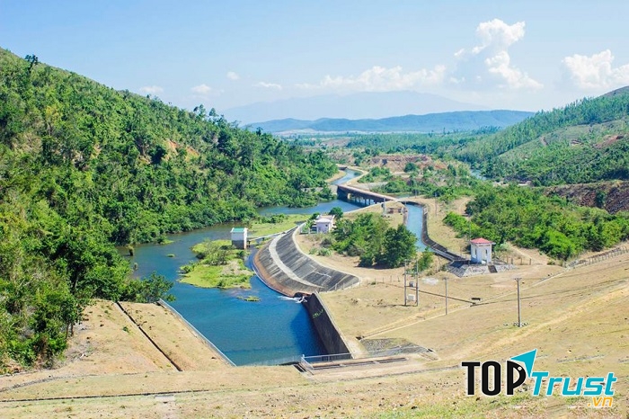 Hồ Đá Bàn
