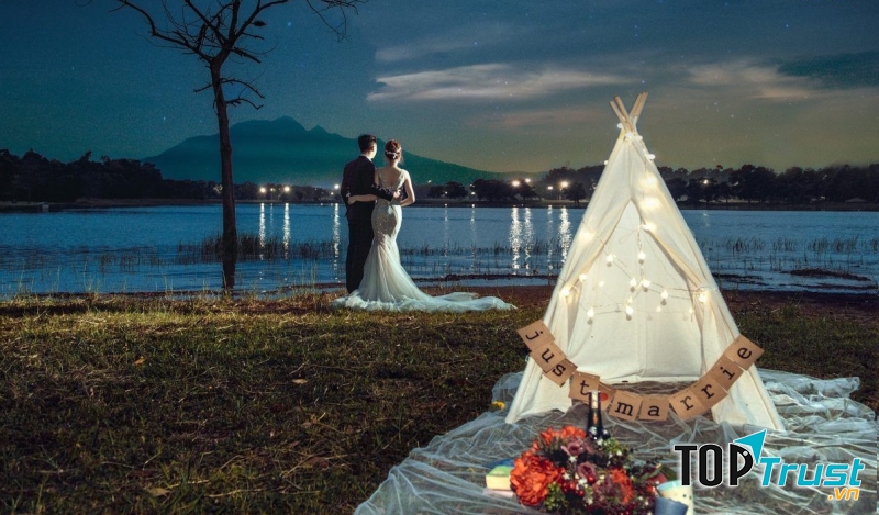 Hồ Đồng Mô yên bình, phẳng lặng