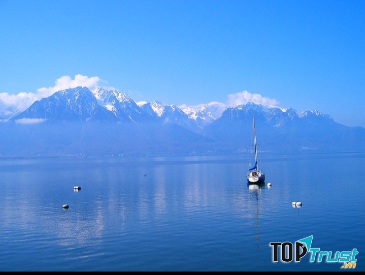 Cảnh quan Hồ Geneve nhìn từ Montreux