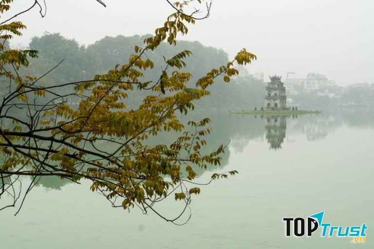 Hồ Gươm vào thu