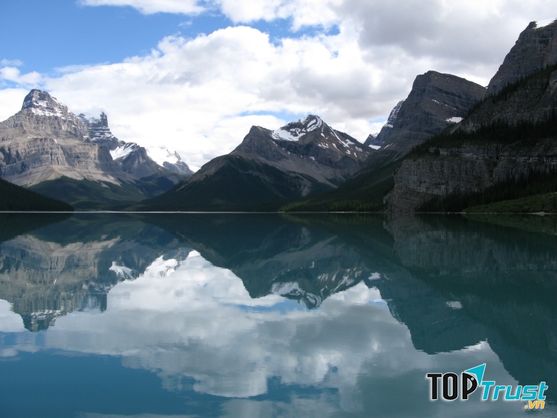 Hồ Maligne, Alberta, Canada