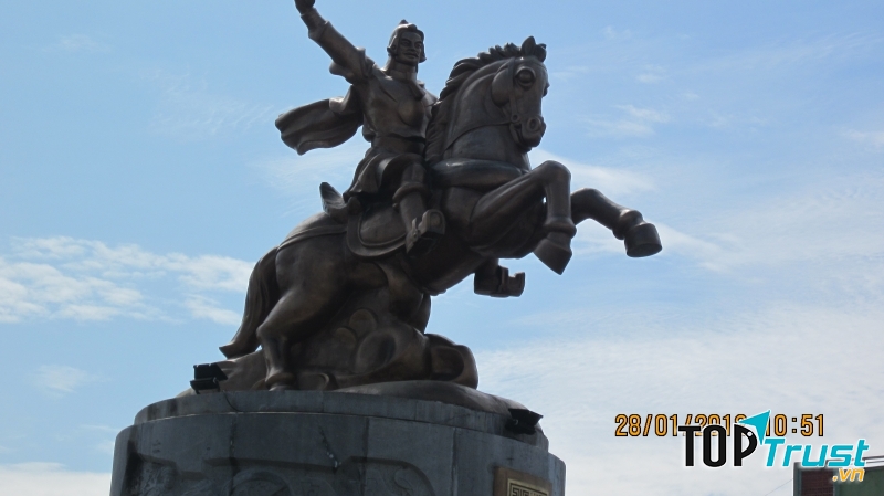 Nguyễn Huệ vị vua nhà Tây Sơn mang họ Nguyễn