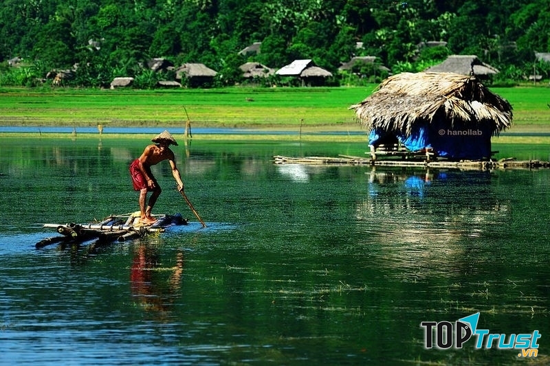 Hồ Noong - đôi mắt của rừng