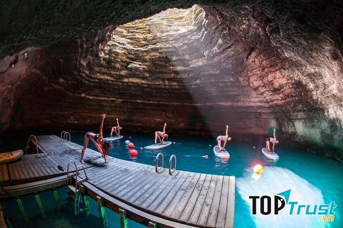 Hồ nước Homestead Crater - Midway, Utah