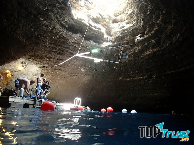 Hồ nước Homestead Crater - Midway, Utah