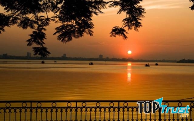 Hồ Tây – điểm hẹn hò riêng tư