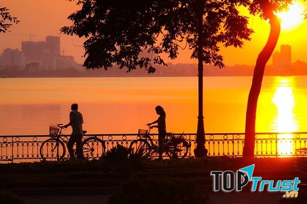 Hồ Tây – điểm hẹn hò riêng tư