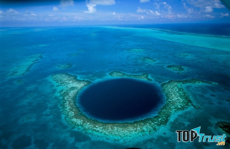Hố xanh vĩ đại ở Belize