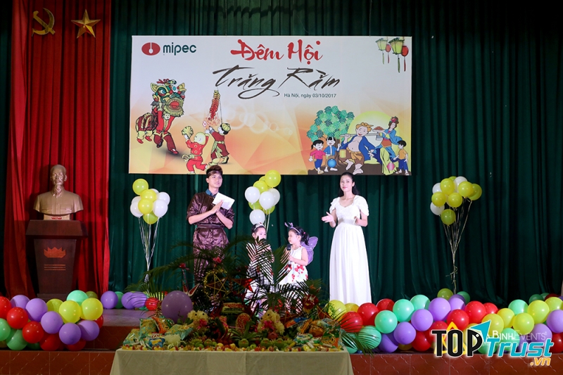 Những buổi lễ Trung thu mà Hòa Bình Group thực hiện sẽ góp phần không nhỏ trong việc xây dựng ký ức tuổi thơ tươi đẹp của các bé.