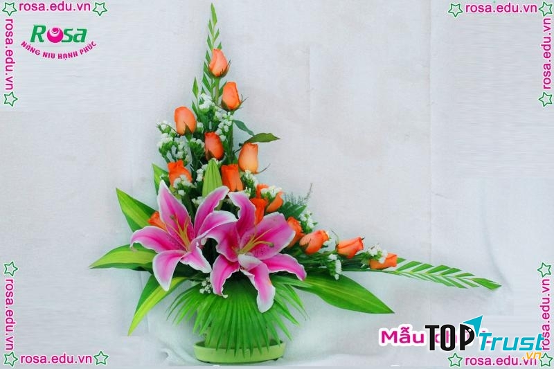 Hoa cắm theo hình chữ L