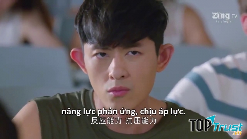 Nam diễn viên chính trong bộ phim trong một phân cảnh