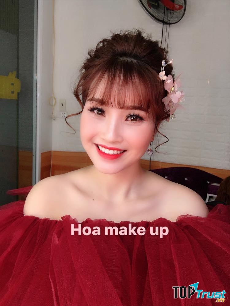 Hoa Makeup Store