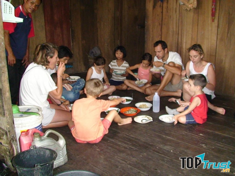 Một kỉ niệm thật khó quên đối với du khách nước ngoài khi lựa chọn Homestay Sa Pa