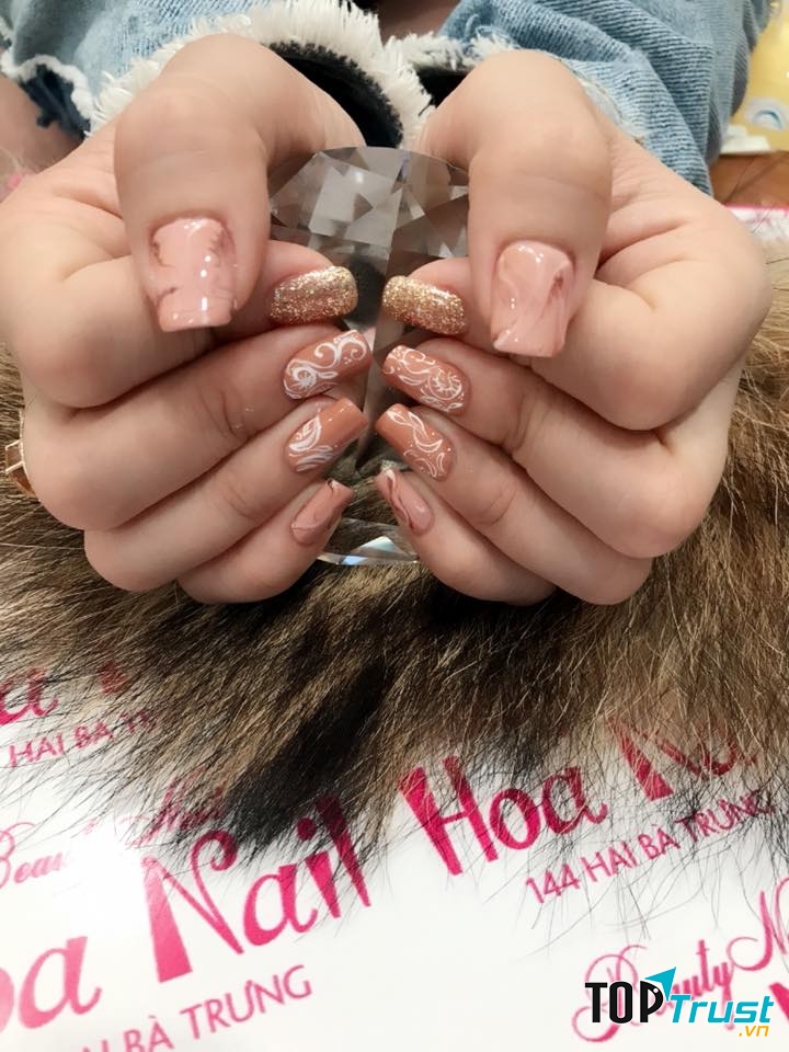 Hoa Nail