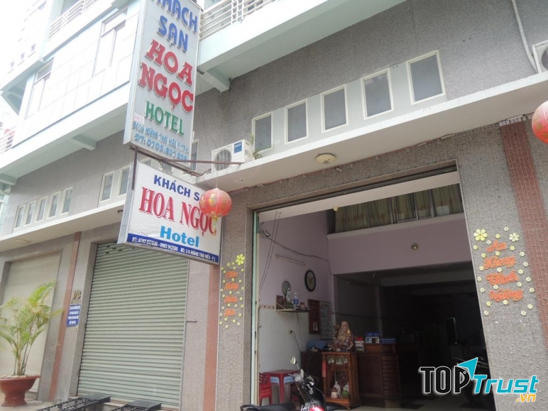 Hoa Ngoc Hotel cũng được biết đến như một trong những khách sạn nổi tiếng ở Vĩnh Long, cách thành phố Cần Thơ 32 km