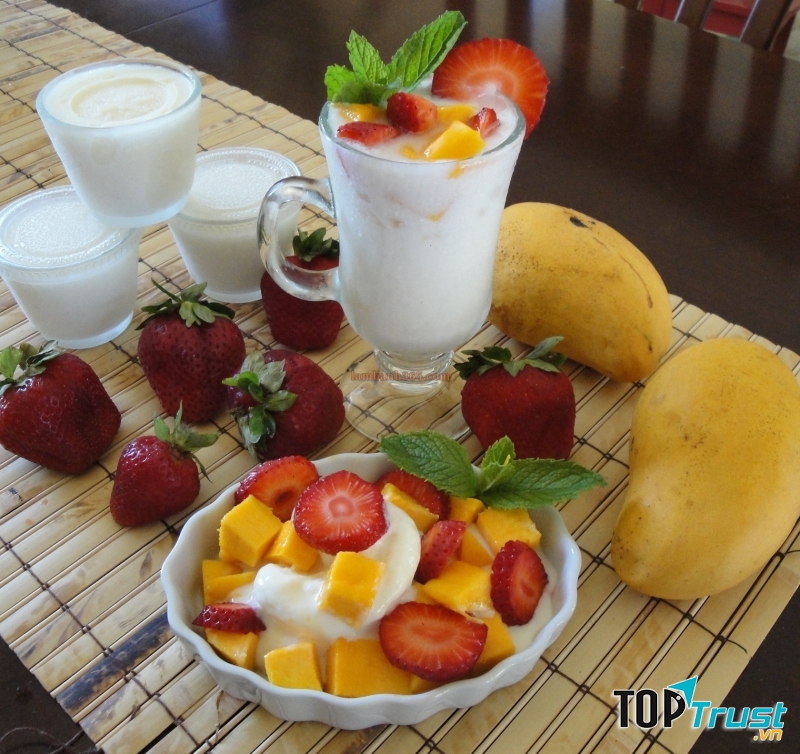 Hoa quả dầm phố Tô Tịch