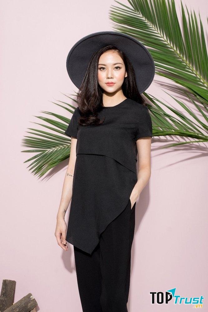 Áo 2 tầng với vạt lệch giúp bạn trông cá tính hơn