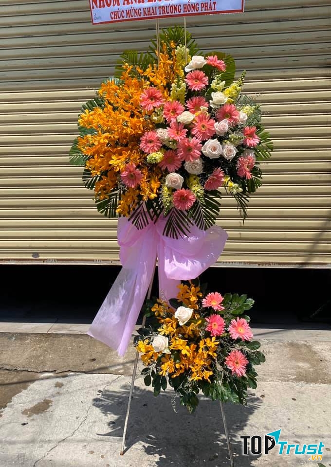 Kệ hoa chúc mừng