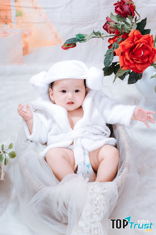 Hoàng Chiều Studio sở hữu phim trường rất chuyên nghiệp và sang trọng