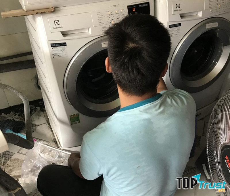 Thợ sửa chữa máy giặt tận nhà (ảnh minh họa)