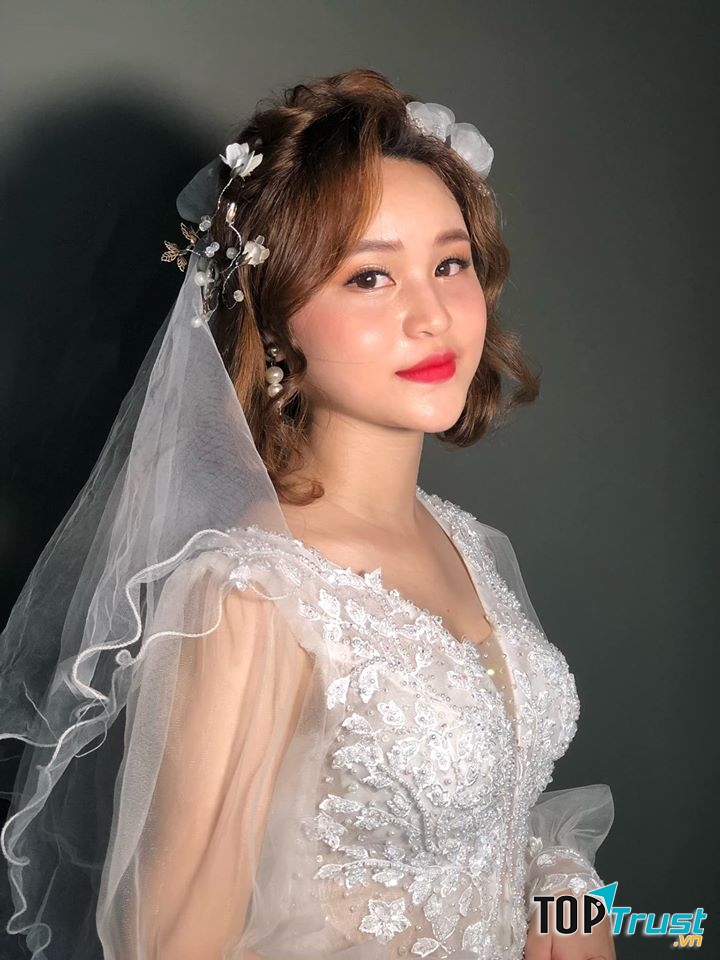 Hoàng Kim Hằng Makeup (Lovely Studio)