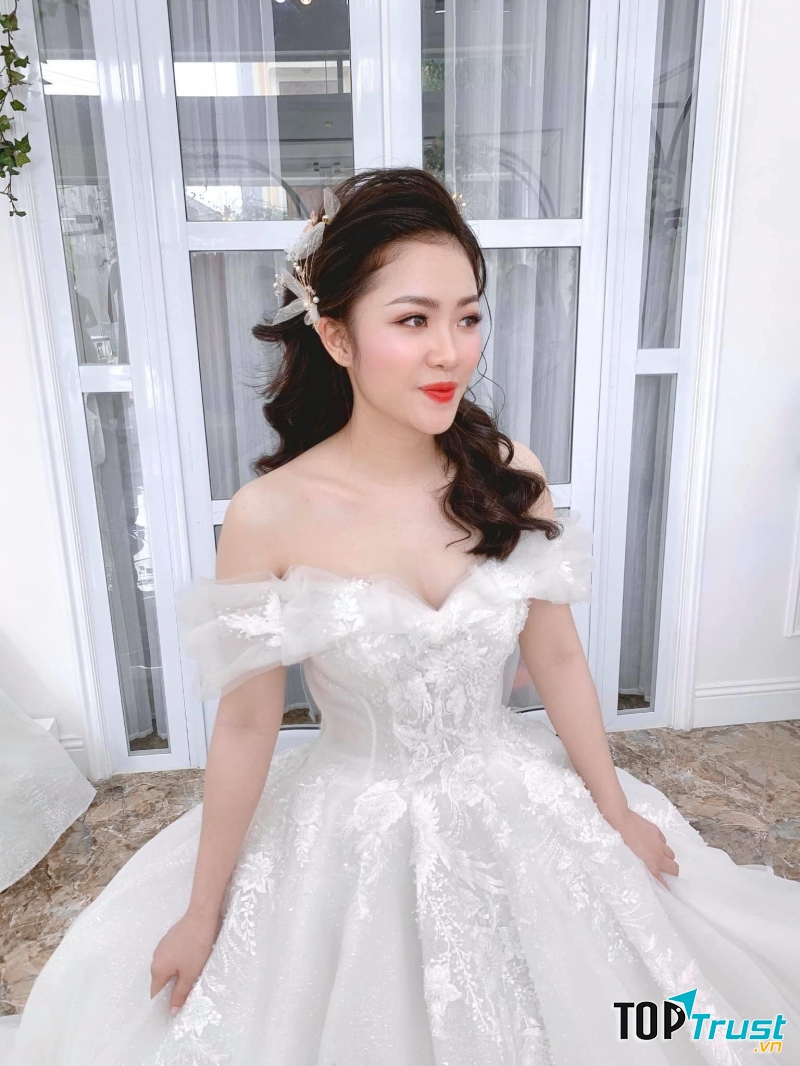 Hoàng Ngân Make Up