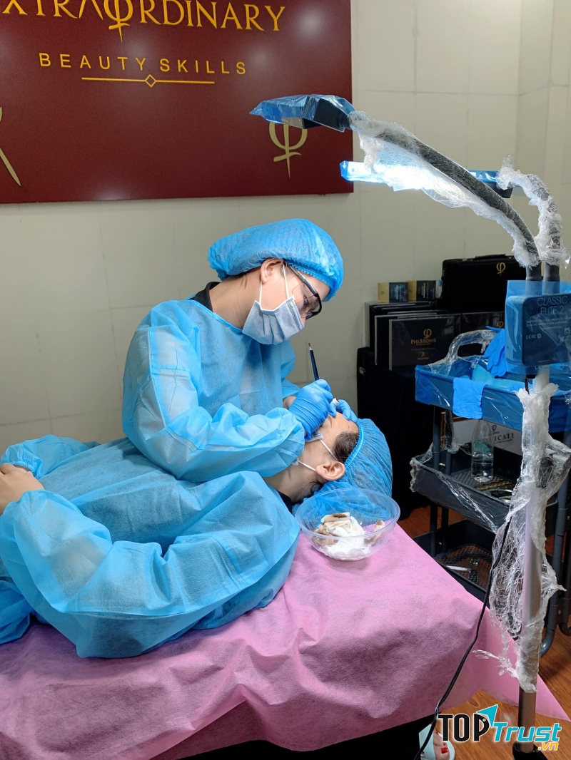 Hoàng Trúc Permanent Makeup