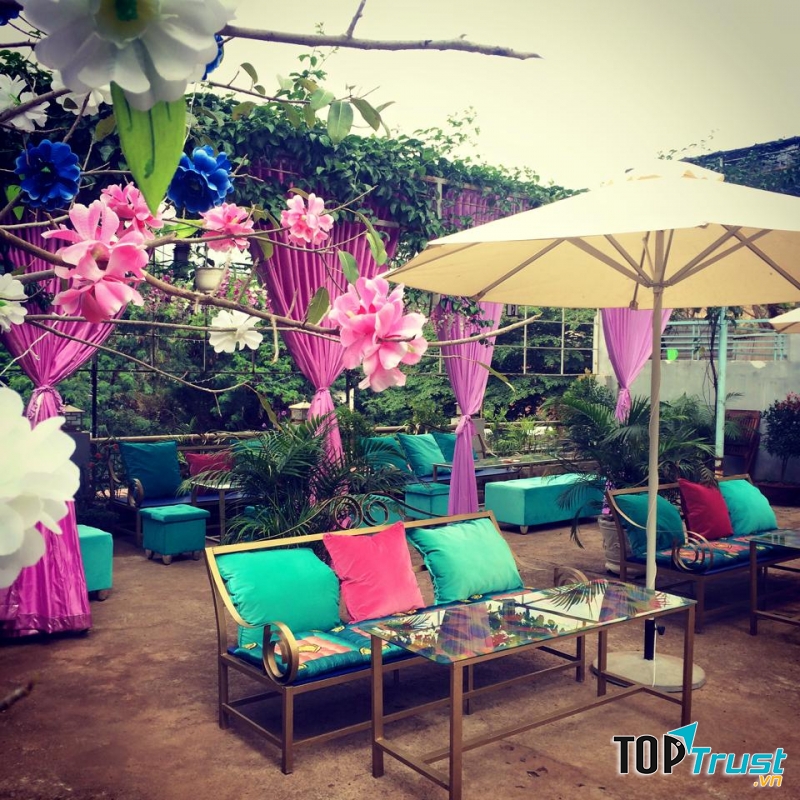 Hoang's Valentino Coffee & Lounge