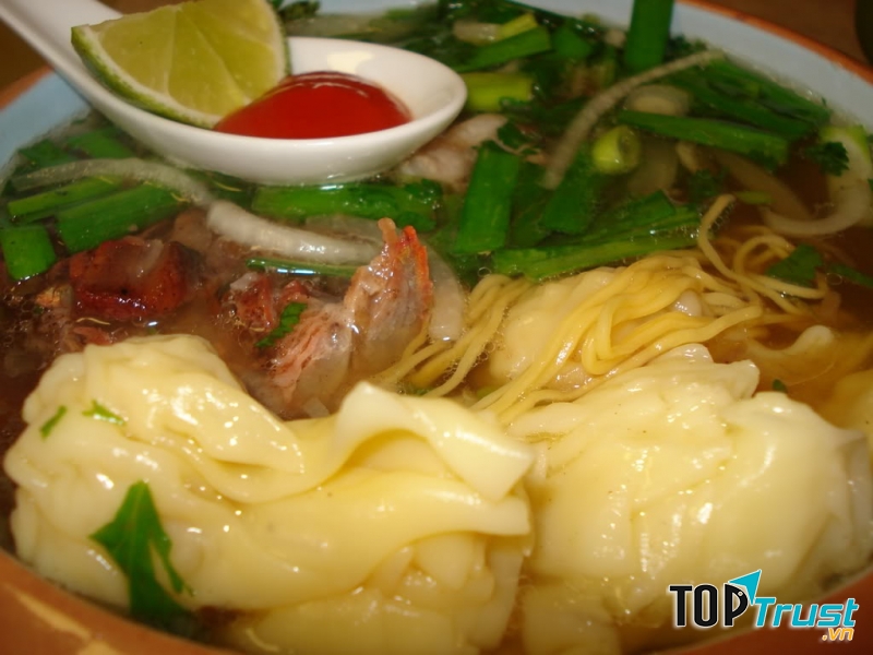 Bát hoành thánh mỳ