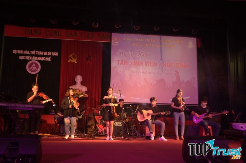 Buổi biểu diễn của sinh viên Học viện Âm nhạc Huế
