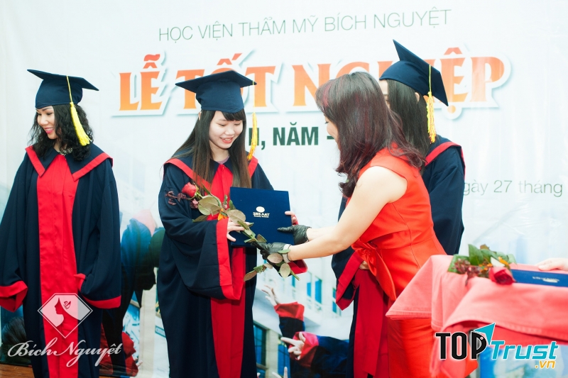 Học viện Bích Nguyệt