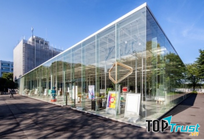 Học viện công nghệ Kanagawa ở Tokyo