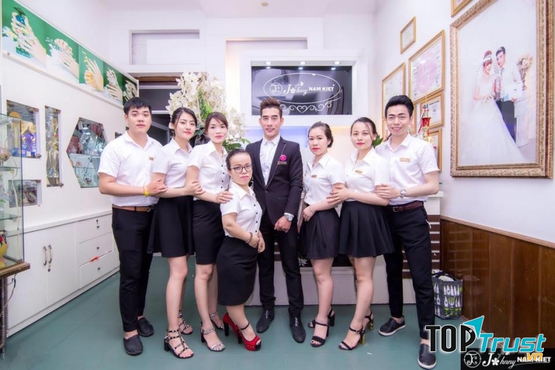 Học viện đào tạo thẩm mỹ Johnny Nam Kiệt