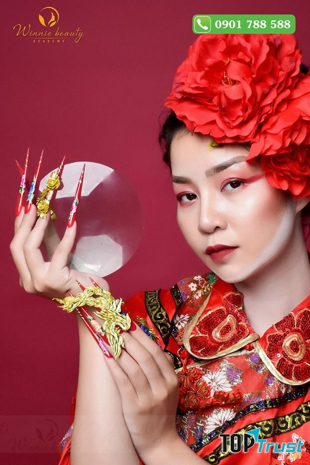 Học Viện Daỵ Làm Đẹp Quốc Tế Winnie