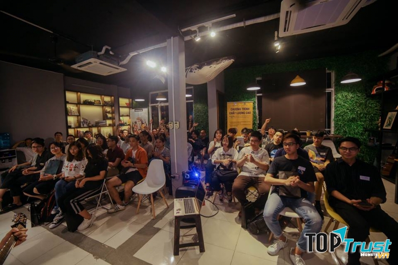 Học viện Monster Lab