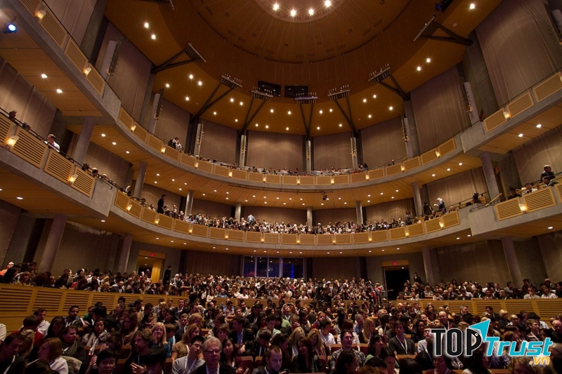 Chan center - Trung tâm biểu diễn nghệ thuật nổi tiếng của trường