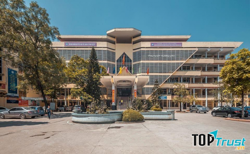 Học viện Tài chính