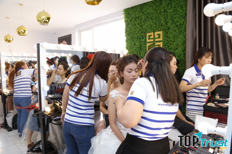 Học Viện Thẩm Mỹ New Gem