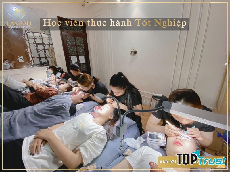 Học viện Thẩm Mỹ Quốc Tế LanBali