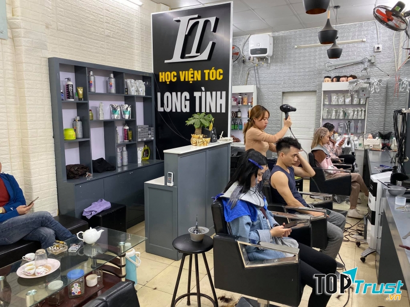 ‎Học Viện Tóc Long Tình‎
