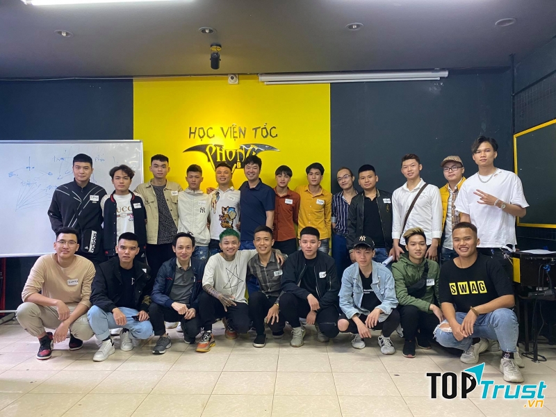 Học Viện Tóc Nam Phong BvB