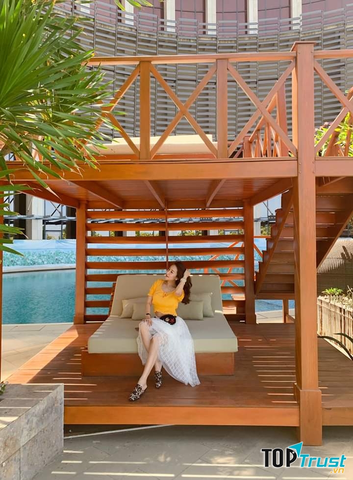 Holiday Beach Danang Hotel & Resort