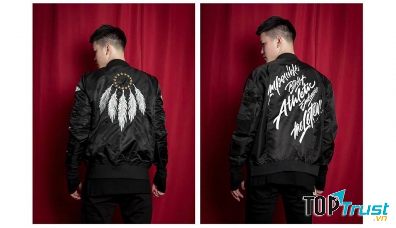 Áo khoác họa tiết lông vũ