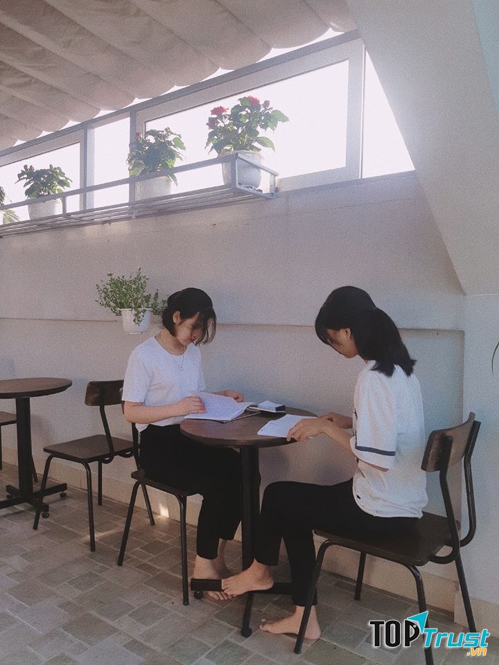 Home Coffee xây dựng trên ý tưởng là một không gian học bài dành đến các bạn học sinh, sinh viên