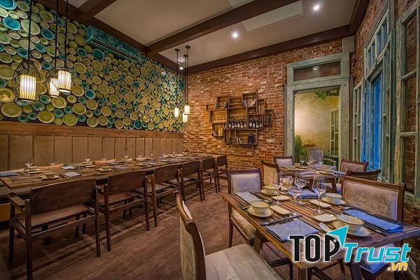 Không gian bên trong của Home Hanoi Restaurant