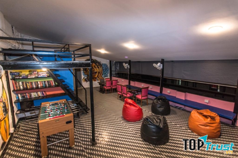 Homestay Backpacker Panda Colaba